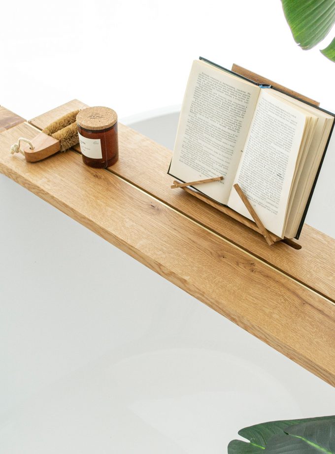 Timeless Elegance: Oak Bathtub Tray with Natural Brass Embellishments