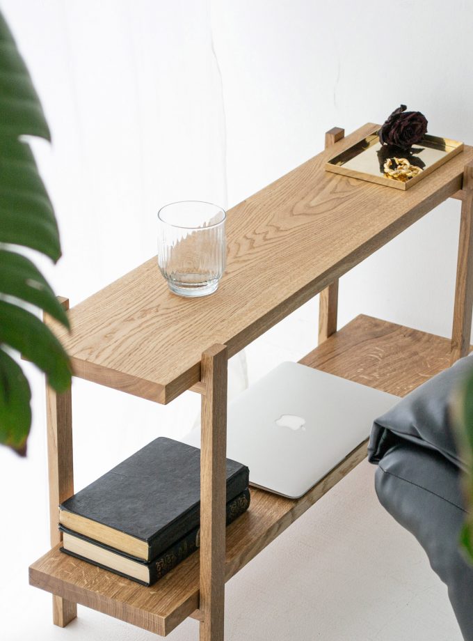 Minimalist Oak Shelving Unit: Functional Elegance
