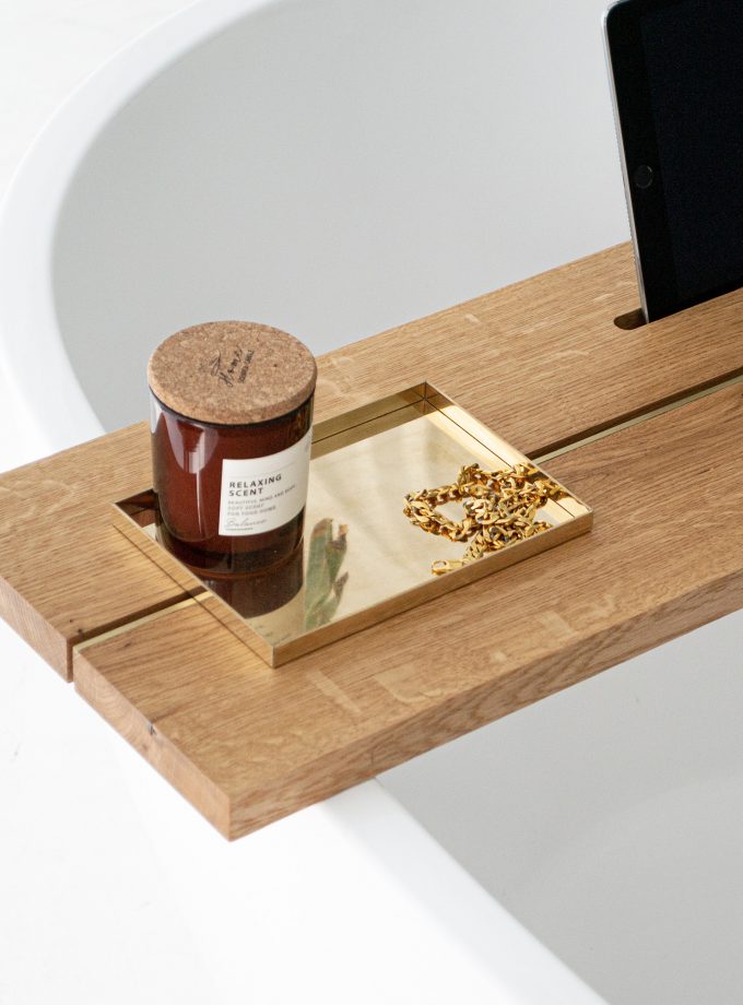 Timeless Elegance: Oak Bathtub Tray with Natural Brass Embellishments