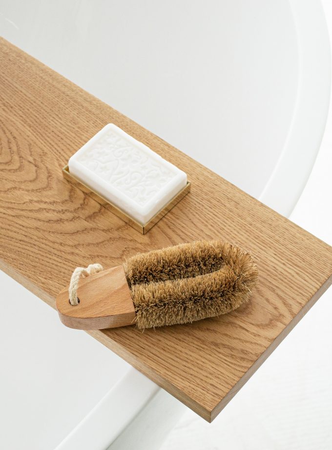 Natural Brass Elegance Meets Oak Warmth: Handmade Bath Caddy